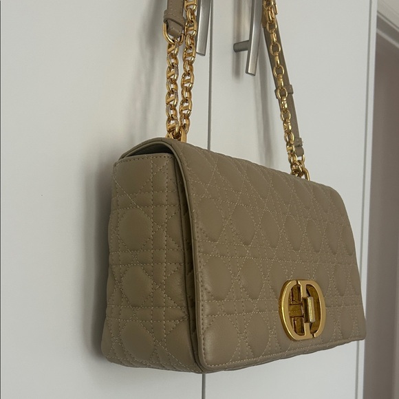 Elegant Taupe Quilted Shoulder Bag - Picture 5 of 9